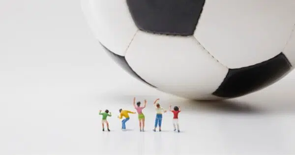 Maskot bola
